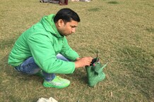 PHOTOS: वाराणसी के युवा वैज्ञानिक ने सेना के लिए बनाया खास जूता, आहट सुन बरसा सकता है गोलियां