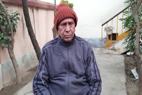 शहीद मिथिलेश शाह के पिता दशरथ शाह
