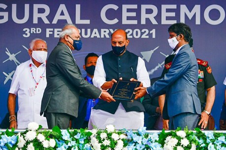 रक्षा मंत्री राजनाथ सिंह की उपस्थिति में हुआ एयरो इंडिया 2021 कार्यक्रम का आगाज.