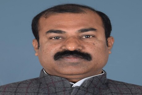बिहार सरकार के मंत्री मदन सहनी (फाइल फोटो)