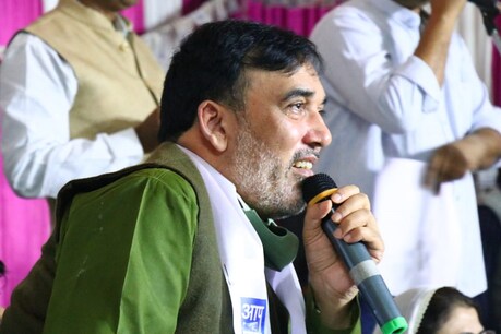 गोपाल राय ने एमसीडी उपचुनाव के मद्देनजर सीलमपुर विधानसभा में बूथ कार्यकर्ता सम्मेलन को संबोधित किया.