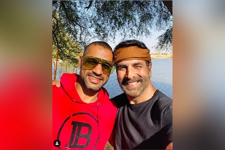 Shikhar Dhawan and Akshay Kumar (Photo courtesy: Instagram @shikhardofficial)