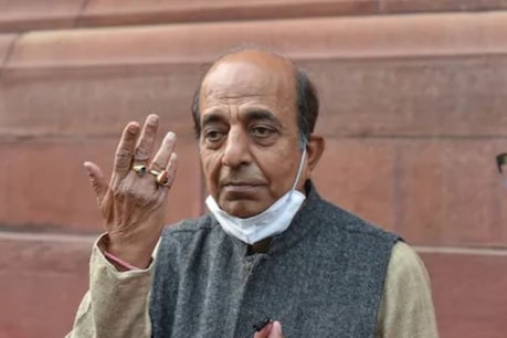 राज्यसभा में ही तृणमूल कांग्रेस से अपने इस्तीफे का ऐलान करने के बाद दिनेश त्रिवेदी ने कहा कि पार्टी में मेरा दम घुट रहा था.
