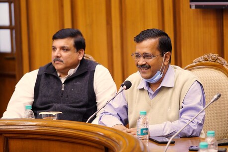 मुख्यमंत्री अरविंद केजरीवाल से आज दिल्ली विधानसभा में किसान यूनियनों के नेताओं ने मुलाकात की.