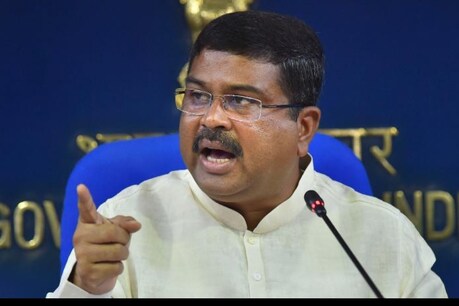 पेट्रोलियम और प्राकृतिक गैस मंत्री धर्मेंद्र प्रधान