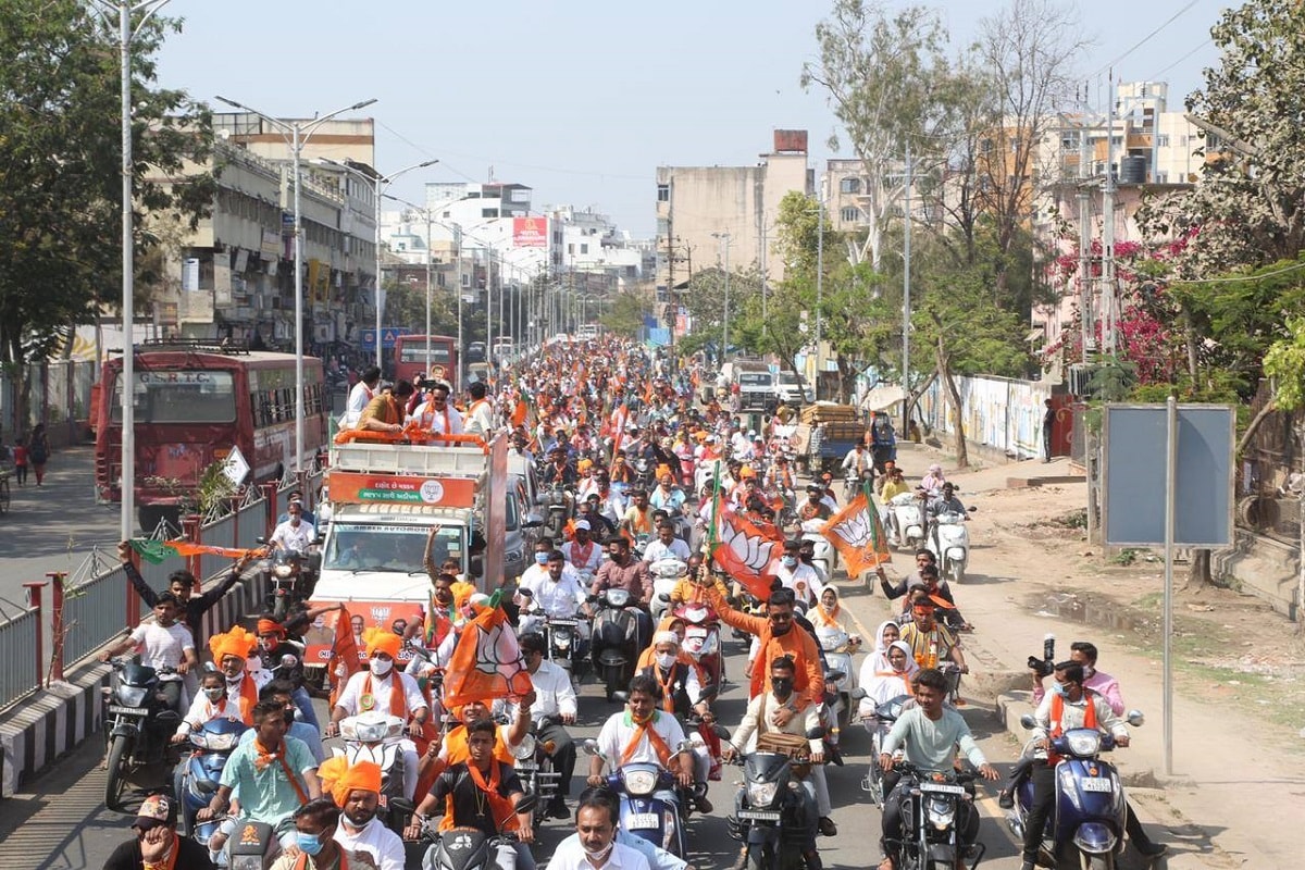 गुजरात में बीजेपी की बंपर जीत, कांग्रेस बेअसर, समझिए इसके मायने| gujarat  municipal election results 2021 shows congress aap no alternative of bjp in  the state