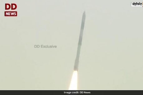यह भारतीय अंतरिक्ष अनुसंधान संगठन (इसरो) का 2021 में पहला प्रक्षेपण है, जिसमें एक साथ 19 सैटेलाइट लॉन्च किए गए.