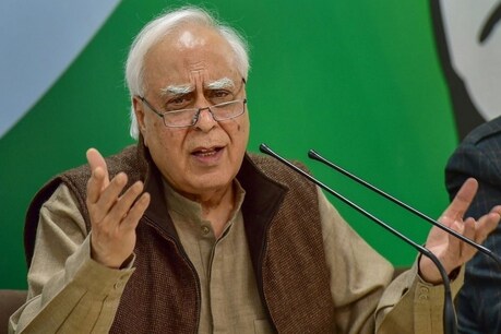 सिब्बल ने कहा कि वे यहां कांग्रेस पार्टी को नई ऊंचाइयों पर ले जाने के लिए आए है. (फाइल फोटो)