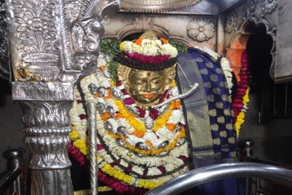 PHOTOS: काशी के कोतवाल बाबा काल भैरव मंदिर में 50 साल बाद हुई ये घटना, श्रद्धालुओं की जुटी भीड़