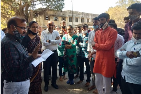 कोटा यूनिवर्सिटी ने अपने विद्यार्थियों को बड़ी राहत देते हुए पेपर हल करने का समय घटाया है.