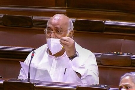 गुलाम नबी आजाद के बाद मल्लिकार्जुन खड़गे होंगे राज्यसभा में विपक्ष के नेता. (पीटीआई फाइल फोटो)