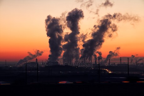 कोविड-19 महामारी (Covid-19 Pandemic) ने दुनिया को मौका दिया है कि वे कोयला (Coal) आधारित ऊर्जा संयंत्र बंद कर सकें. (प्रतीकात्मक तस्वीर: Pixabay)