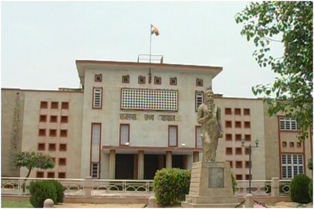 पिछले साल 5438 पदों के लिए पुलिस कांस्टेबल भर्ती परीक्षा हुई थी.