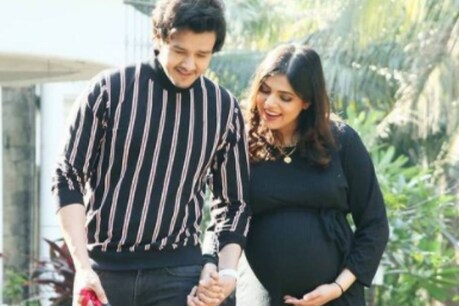 अनिरुद्ध अपनी पत्नी शुभी आहूजा के साथ. फोटो साभार- @aniruddh_dave/Instagram