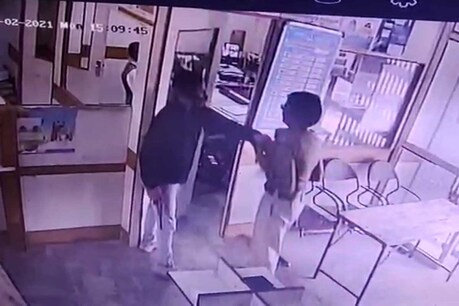 सीसीटीवी में कैद हुए आगरा बैंक लूट काण्ड के तीन लुटेरे