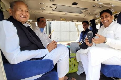 राजस्थान में उपचुनाव से पहले सीएम अशोक गहलोत और सचिन पायलट दो साल बाद एक साथ किसान महापंचायत में पहुंचे.