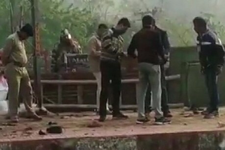 गत 17 फरवरी की रात को निमतिता स्टेशन में मंत्री जाकिर हुसैन पर बम से हमला किया गया था. (फाइल फोटो)