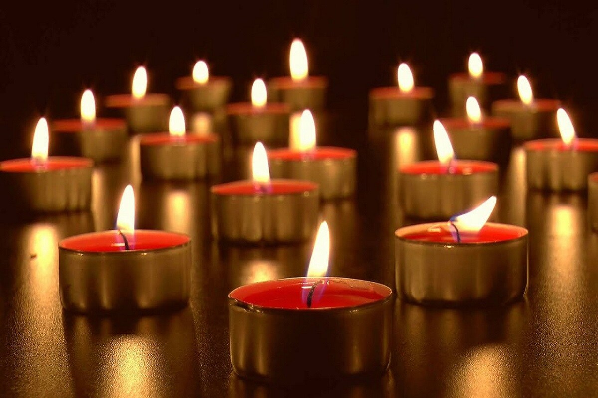 Vastu Tips burning candles brings happiness in the house know which