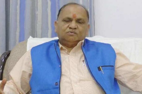 हार्वर्ड कान्फ्रेंस में मुख्यमंत्री हेमंत सोरेन के आदिवासी पर दिये गये बयान पर राज्य की सियासत गर्म हो गई है.(फाइल फोटो- पूर्व मंत्री सीपी सिंह)
