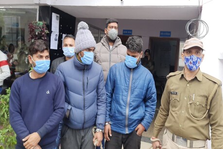 पुलिस ने कुछ आरोपियों को गिरफ्तार किया है.