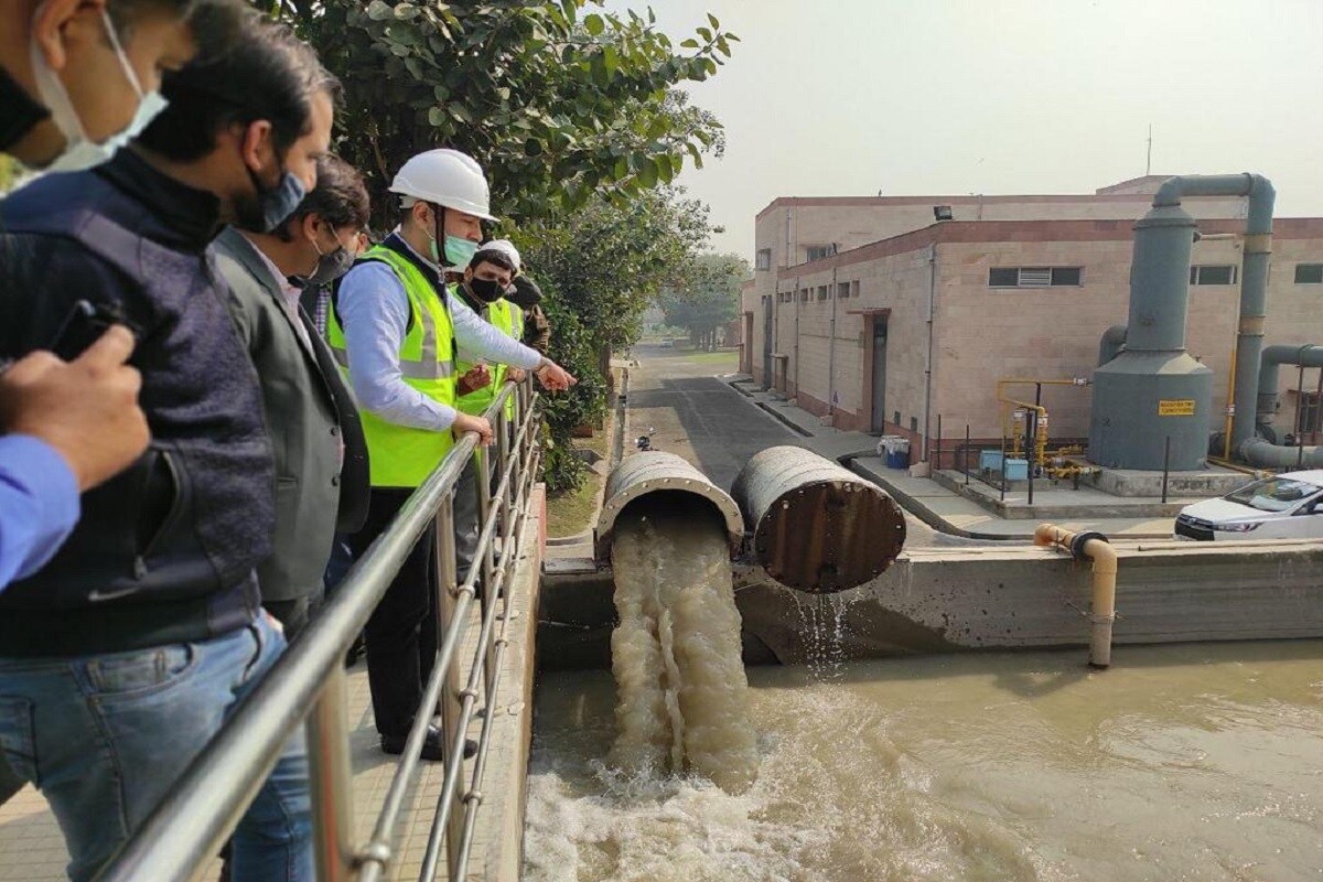 water supply in delhi, Delhi jal board, water supply affected, Rohini, Rithala, New Delhi News, Vice Chairman Raghav Chadha, Bhagirathi Water Treatment Plant, Upper Ganga Canal, uttarakhand Disaster, water supply impacted, DJB, Sonia Vihar, Bhagirathi, अरविंद केजरीवाल, अपर गंगा कैनाल, स्वच्छ पानी मुहैया कराने के निर्देश, राघव चड्ढा, उत्तराखंड आपदा, लकड़ी, पौधे, कीचड़, मलबा, एंटीयू का स्तर 100 से बढ़कर 8 हजार के पार पहुंच गया, सोनिया विहार, भागीरथी वाटर ट्रीटमेंट प्लांट, दक्षिणी दिल्ली, पूर्वी दिल्ली, उत्तर-पूर्वी दिल्ली,राघव चड्ढा ने कहा है कि भागीरथी वाटर ट्रीटमेंट प्लांट अब 100 प्रतिशत और सोनिया विहार वाटर ट्रीटमेंट प्लांट 80 प्रतिशत क्षमता से काम कर रहे हैं.