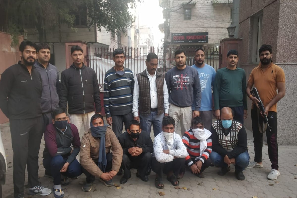 Delhi Police, special cell, 4500 cartridges, live cartridges, 6 लोग गिरफ्तार, हरियाणा, दिल्ली, यूपी, दिल्ली पुलिस, स्पेशल सेल, जिंदा कारतूस, दिल्ली न्युज, क्राइम इन दिल्ली, दिल्ली पुलिस हरियाणा के अंबाला के एक गन हाउस से इन सप्लायर तक पहुंचे थे.delhi police special cell Big action 6 people arrested with 4500 live cartridges nodrss