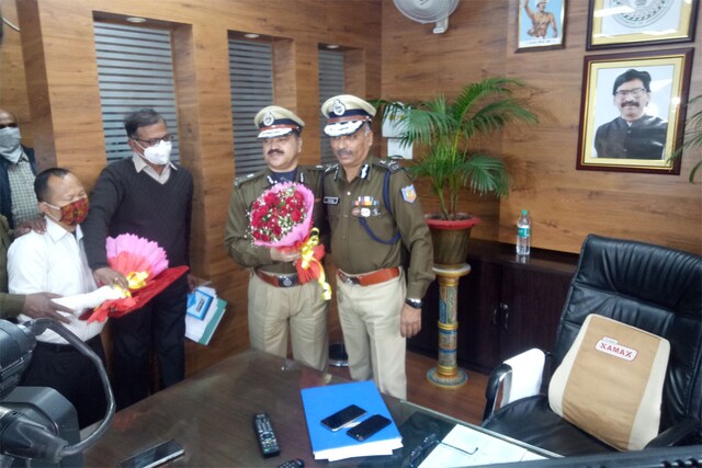 झारखंड के नये DGP नीरज सिन्हा ने पदभार ग्रहण करते ही दागियों के पर कतरे