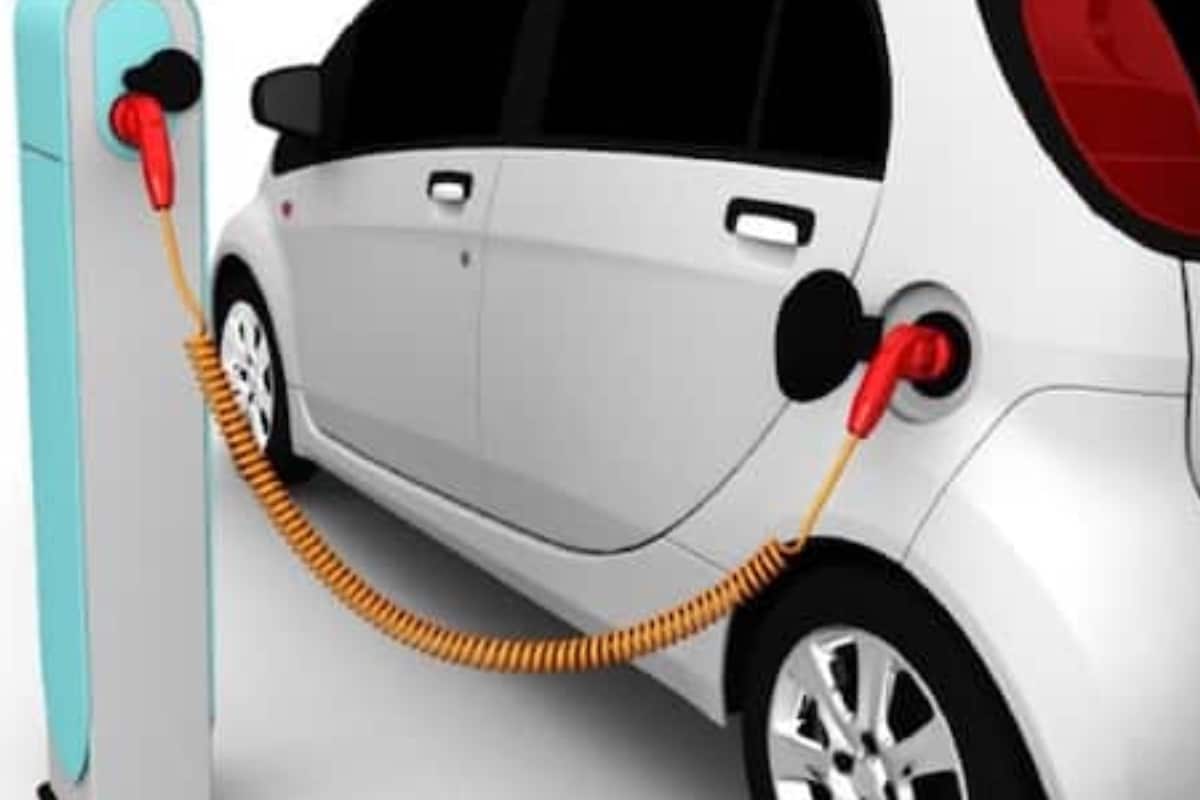 delhi government, arvind kejriwal, all ministers, officers, Electric Vehicles, Electric Car, ev, what is Delhi EV policy, switch delhi campaign, environment friendly, kailash gahlot, Transport Minister, इलेक्ट्रिक गाड़ी, इलेक्ट्रिक ऑटो, इलेक्ट्रिक तिपहिया गाड़ी, दिल्ली सरकार, इलेक्ट्रिक वाहन, स्विच दिल्ली कैंपेन, कैलाश गहलोत, दिल्ली सरकार का वाहन पॉलिसी, परिवहन विभाग, परिवहन विभाग दिल्ली, बिजली से कैसे चलती है कारें, स्विच दिल्ली