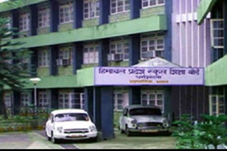 लंबित जेबीटी भर्ती परिणाम जारी करने की मांग को लेकर अभ्यर्थियों ने निकाली रैली.
