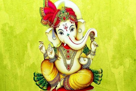 भगवान गणेश भक्तों पर प्रसन्न होकर उनके दुखों को हरते हैं और उनकी सभी मनोकामनाएं पूरी करते हैं.