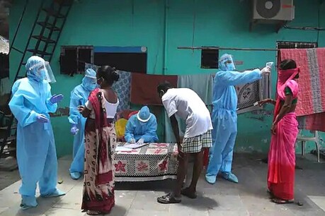 राज्य सरकार ने एहतियातन कई जिलों में लॉकडाउन घोषित कर रखा है. (AP Images)