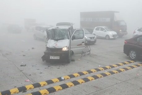 ग्रेटर नोएडा से आगरा तक 165 किमी लंबा यमुना एक्सप्रेस-वे शुरुआत से हादसों के लिए चर्चित रहा है.