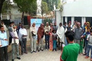 Meerut News: किसान महापंचायतों के दौर में मेरठ के युवा की अनोखी जल चौपाल, देखें तस्वीरें