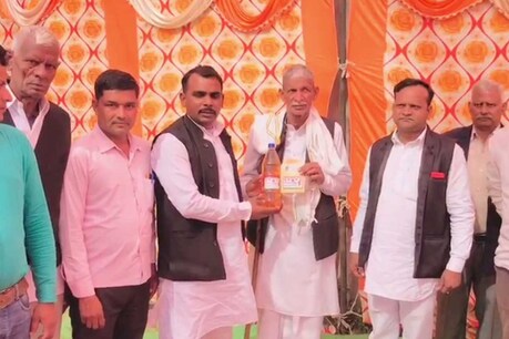 सपा नेता ने बेटी के कन्यादान में दिया दो लीटर पेट्रोल