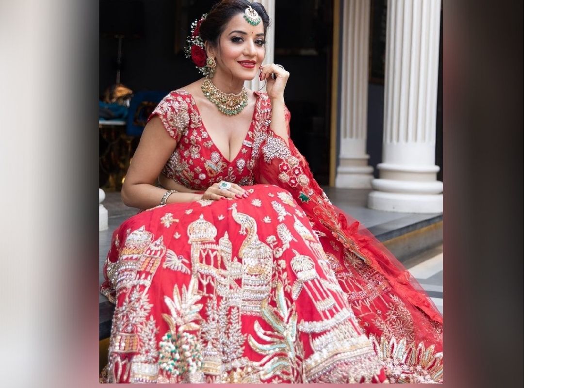 नागिन (Naagin) फेम एक्ट्रेस मोनालिसा अक्सर सोशल मीडिया पर अपनी खूबसूरत तस्वीरों से फैंस को घायल करती हैं. (Photo- Instagram/ Monalisa)