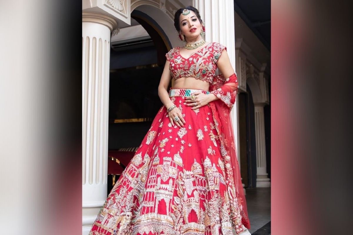 एक्ट्रेस ऐसे लुक में खुद को काफी कॉन्फिडेंट पाती हैं, जैसे कि उन्होंने अपने इंस्टाग्राम पोस्ट पर लिखा है.