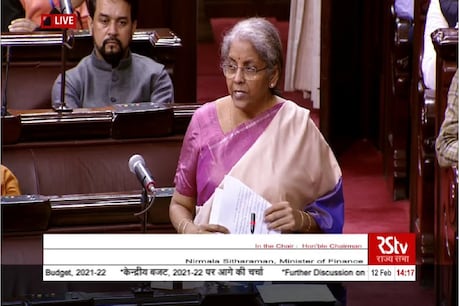 निर्मला सीतारमण डिजिटल ट्रांजैक्शन और सरकारी योजनाओं के आंकड़ों पर बोल रही थीं. (फाइल फोटो)