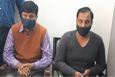 एसीबी ने कोटा में रिश्वत लेते हुए दो अधिकारियों को गिरफ्तार किया है.