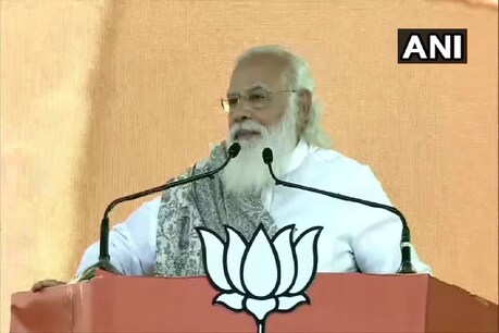 हल्दिया की रैली में पीएम मोदी ने ममता बनर्जी पर भी निशाना साधा.