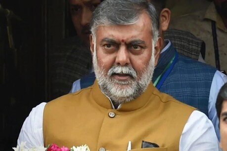 केंद्रीय मंत्री प्रह्लाद सिंह पटेल ने मुख्यमंत्री शिवराज सिंह से चर्चा की. (फाइल फोटो)