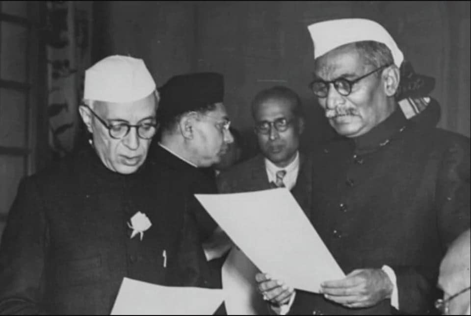 jawaharlal nehru date of birth, jawaharlal nehru and sardar patel, nehru patel, nehru death anniversary, जवाहरलाल नेहरू का जीवन परिचय, जवाहरलाल नेहरू के नारे, नेहरू की असलियत, नेहरू रिपोर्ट
