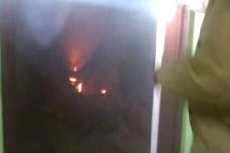 22 फरवरी को रात को उसने सोशल मीडिया पर अपनी पत्नी अनुपमा विश्वकर्मा का फोटो डाल कर पोस्ट की जिसमें लिखा था कि उसकी पत्नी उसे छोड़ कर चली गई है.