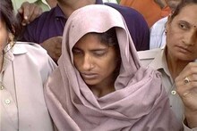 शबनम मामलाः बरेली जेल में शिफ्ट की गई Shabnam, बंदी रक्षकों ने खींची थी फोटो