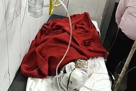 शाहजहाँपुर न्यूज़: दो चचेरे भाई घर के बाहर खेल रहे थे, तभी वे अचानक गायब हो गए। जब स्थानीय लोगों ने परिवार के सदस्यों के साथ तलाशी ली, तो एक लड़की का शव सरसों के खेत में पड़ा मिला।