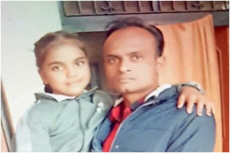 वारदात को अंजाम देने के बाद महिंदर पाल ने खुद को भी पंखे से लटका कर जान दे दी