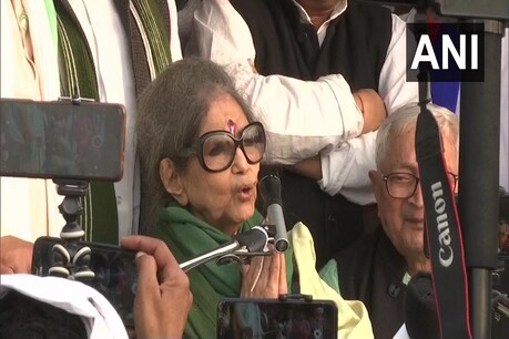 तारा गांधी भट्टाचार्य ने कहा, हम यहां किसी राजनीतिक कार्यक्रम के तहत नहीं आए हैं. हम आज यहां किसानों के लिए आए हैं.