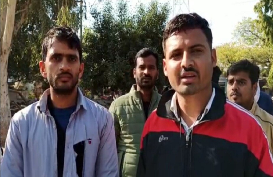 Gwalior: alleged relatives of minister assaulted Patwaris in office