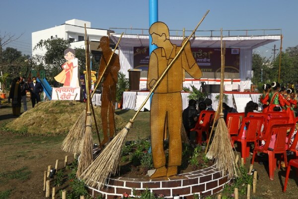 PHOTOS : सैर कीजिए एक ऐसे गार्डन की जहां से घर लौटने का मन न चाहे