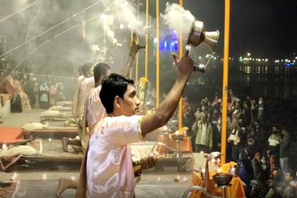 वाराणसी: प्रसिद्ध गंगा आरती सहित काशी के घाटों पर हर आरती के लिए रजिस्ट्रेशन हुआ अनिवार्य, जानिए क्यों?