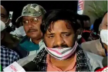 सांसद कौशल किशोर ने बेटे से किसी भी तरह के संबंध होने से इंकार किया है.
